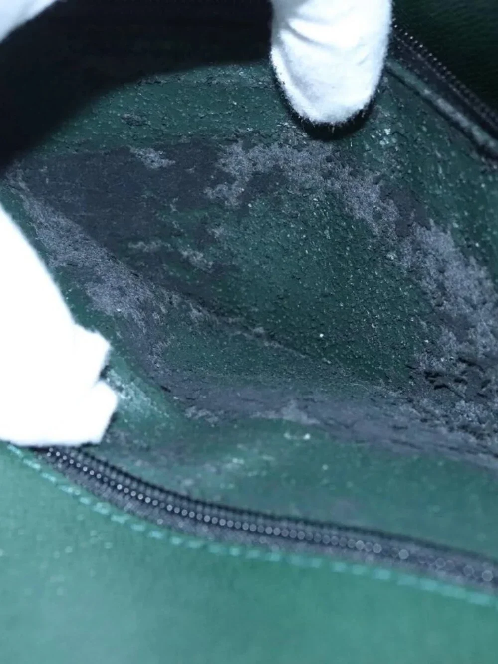 LOUIS VUITTON Taiga Leather Volga Briefcase Epicea M30204 LV Auth BA235 - Picture 14 of 16